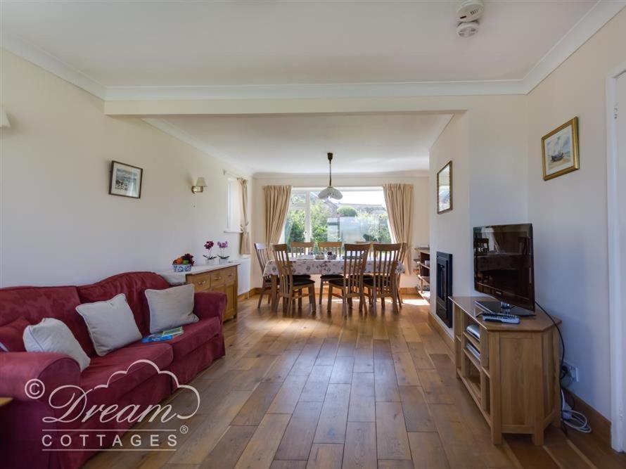 Hillview Bungalow بيرتون برادستوك المظهر الخارجي الصورة