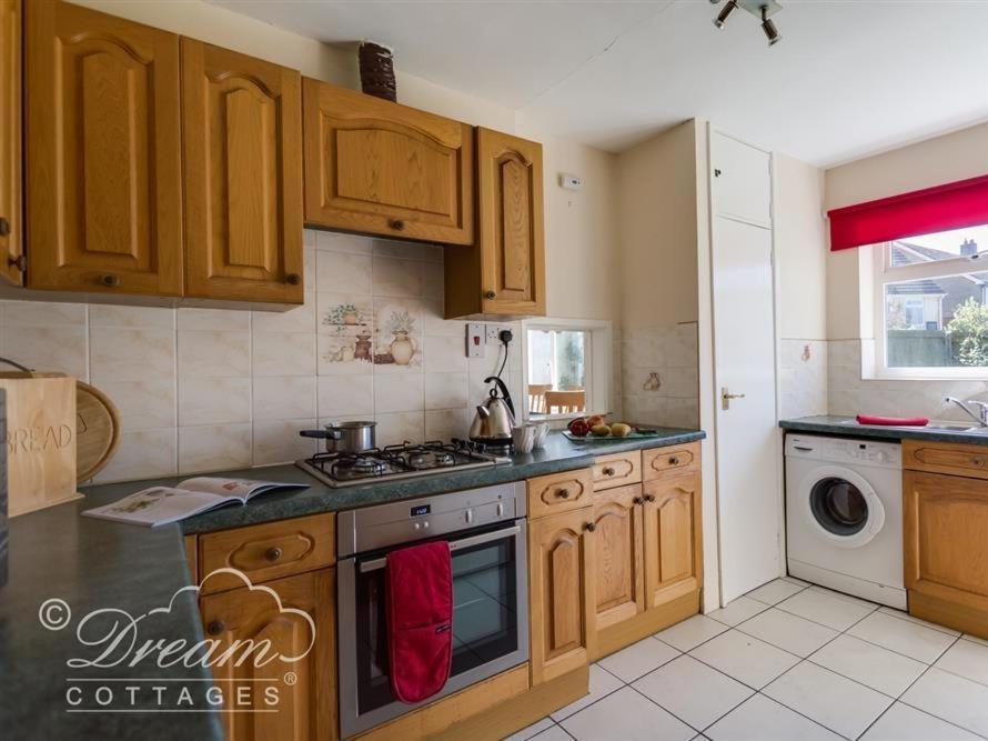 Hillview Bungalow بيرتون برادستوك المظهر الخارجي الصورة